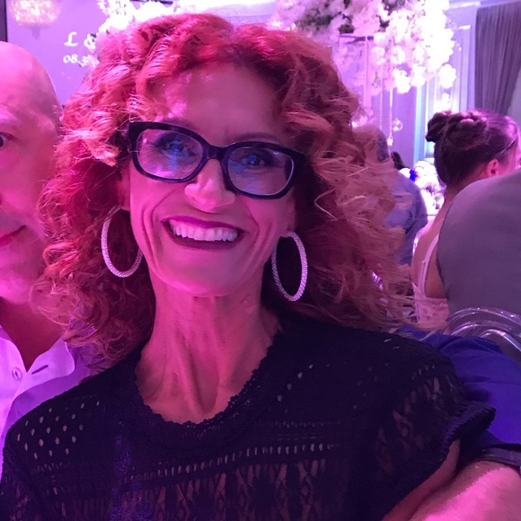 Meet your Posher, Cecilia - Picture 1 of 1